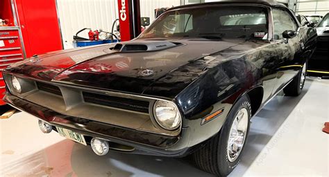 1-of-14 Plymouth Hemi Cuda Convertibles Uncovered In Texas After 46 Years | Carscoops