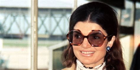 How To Dress Like A Modern Day Jackie O | Jackie kennedy style, Jackie o sunglasses, Fashion