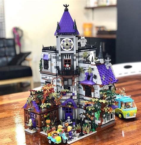 scooby doo haunted house lego - Magda Cahill