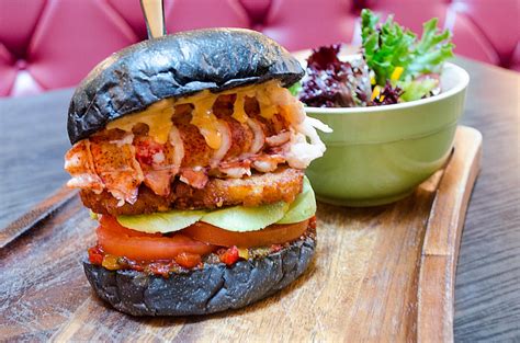 10 Crazy Creative Burgers If Macs Is Too Mainstream For You - EatBook.sg