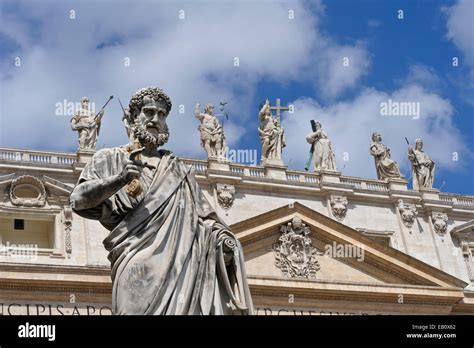 Statue in st peter square in vatican city hi-res stock photography and ...