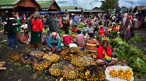 Pasar Tradisional di Papua - DAILY VOYAGERS