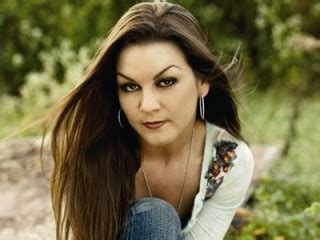 Gretchen Wilson biography, birth date, birth place and pictures