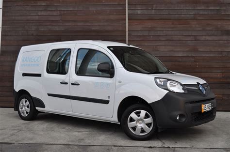 Renault Kangoo Maxi ZE 2016 small van review | Trade Me Motors