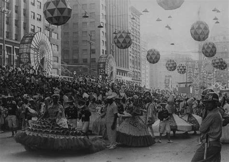 . The first official Rio Carnival parade happened in 1935 at Praça Onze, and remained at that ...