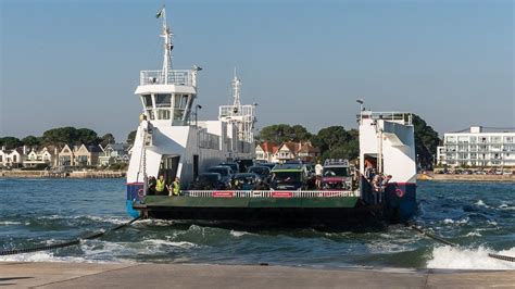 Sandbanks ferry set for inflation-linked pricing - BBC News