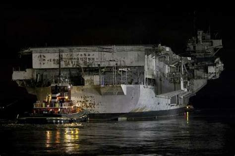 USS Saratoga lands in Brownsville for scrapping - San Antonio Express-News