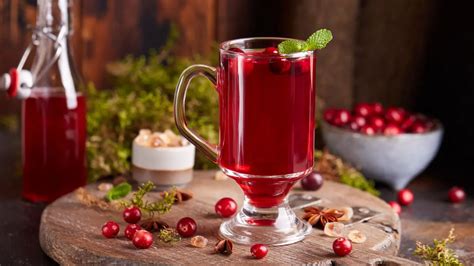 Power of the Berry: Benefits of Cranberry Juice for UTI Prevention