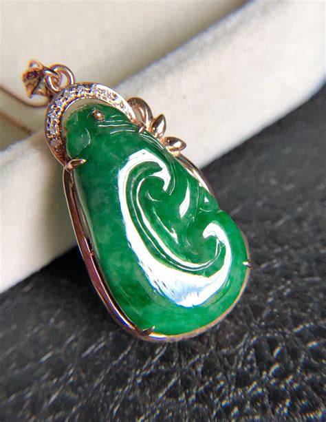 Natural Jadeite Pendant 18K Gold Pure Green Ruyi Jadeite Necklace - Gradejade By Melody