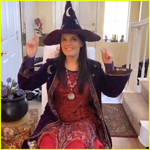 Kimberly J. Brown Wears Marnie Piper’s Witch Costume From ‘Halloweentown’ | Halloweentown ...