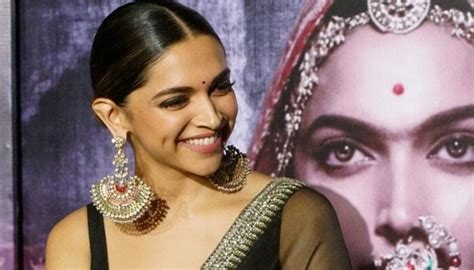 Padmavati: Deepika Padukone doesn't want to discuss remuneration matter | Movies News | Zee News