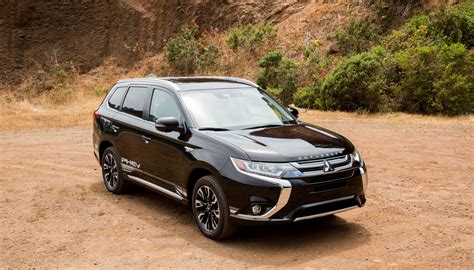 Mitsubishi’s Outlander Plug-In Hybrid is an understated surprise | Engadget