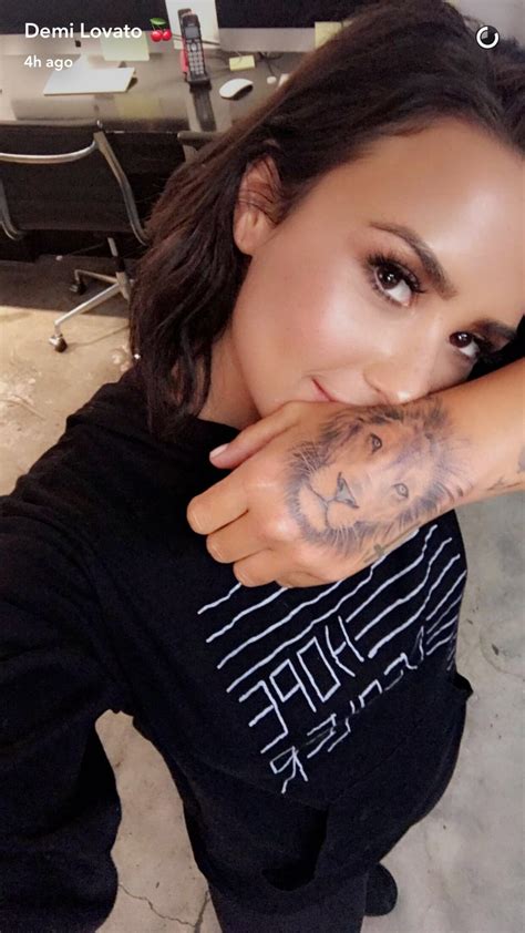 Demi Lovato's Lion Tattoo April 2017 | POPSUGAR Latina