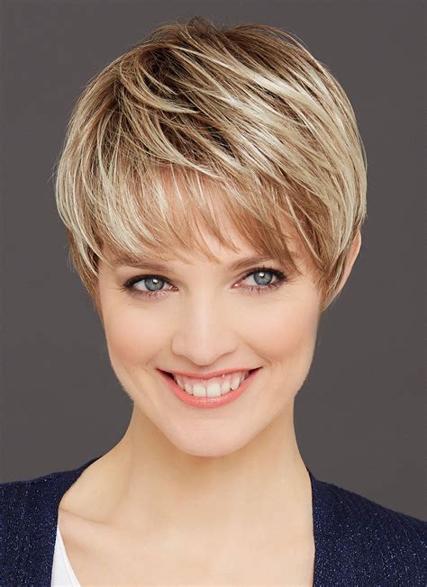 Chic Short Cut Blonde Synthetic Hair Ladies Wigs