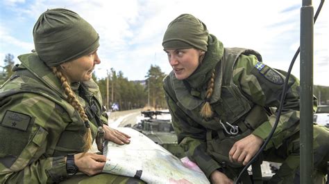 Swedish Armed Forces personnel during Trident Juncture 18 exercise ...