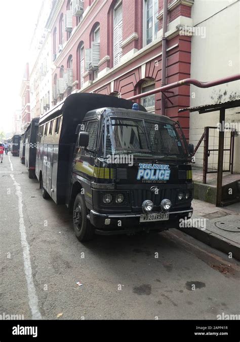 West Bengal 2019. Mahindra police truck in Calcutta Stock Photo - Alamy