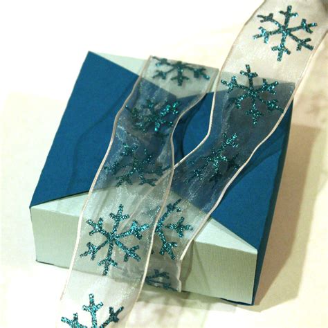 3 under 3 and more: ribbon wrapped box tutorial