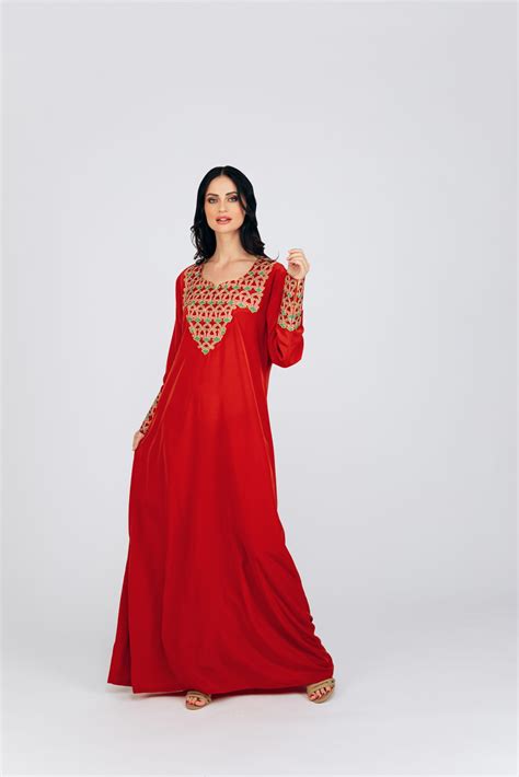 Red Kandura – Golden Orchid Boutique