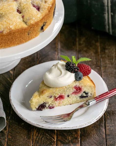 Berry Cake with Lemon Curd Cream - A Yummy Combo! - That Skinny Chick ...