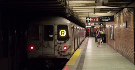 Which New York subway lines are running today?