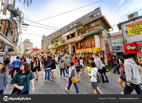Hongdae shopping street : SEOUL, KOREA. – Stock Editorial Photo © 501room #171919318