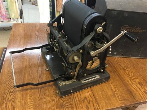 Antique 1930s Gestetner Duplicating Machine W/ Cover - Bodnarus Auctioneering