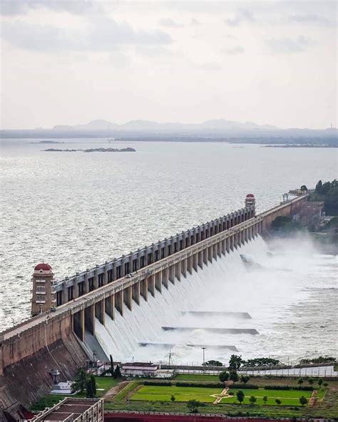 Tungabhadra Dam,India : r/pics