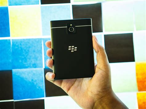 Get a closer look at the BlackBerry Passport (pictures) - CNET