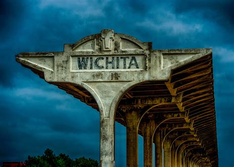 What spots to photograph in Wichita Kansas - Darrin Hackney Photography