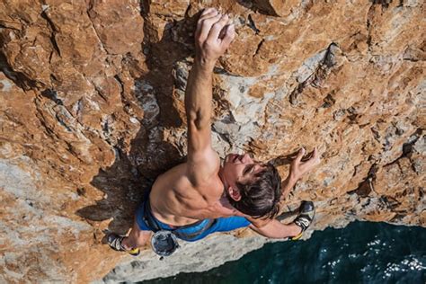 How free-climbing rock star Alex Honnold gets his grip - Sports Illustrated