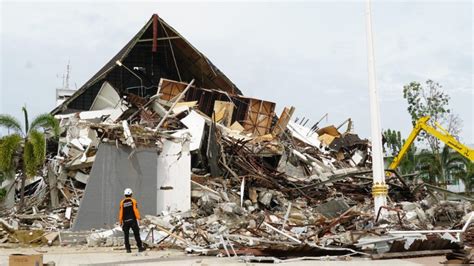 Bagaimana Cara Saat Menghadapi Bencana Gempa Bumi - Disaster Management Center Dompet Dhuafa