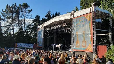 Billy Strings concert at Edgefield McMenamins Troutdale,OREGON 8/12/22 - YouTube