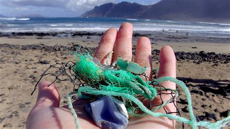 BASURA EN EL MAR - Cibercarba