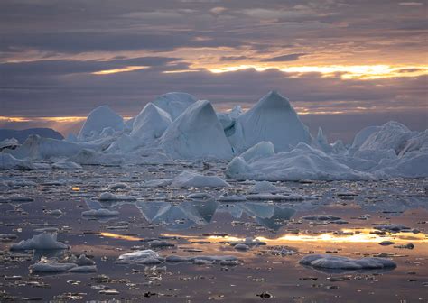 Greenland summer photography workshop - Tales of Arctic Nights - sailing in Disko Bay, Ilulissat ...