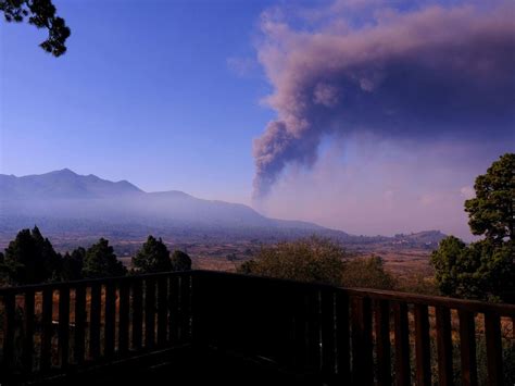 Spanish volcano eruption shuts La Palma airport again | Shropshire Star