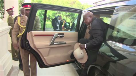 President Yoweri Museveni's arrival at State House. - YouTube