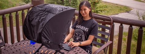 How to Work on a Laptop Outside Effectively: 10 Tips for Working in Ha ...