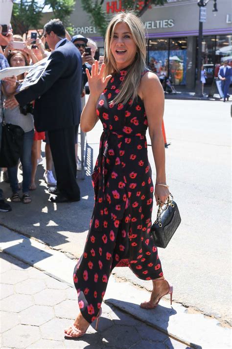 Jennifer Aniston at Jason Bateman's Hollywood Walk of Fame ceremony in ...