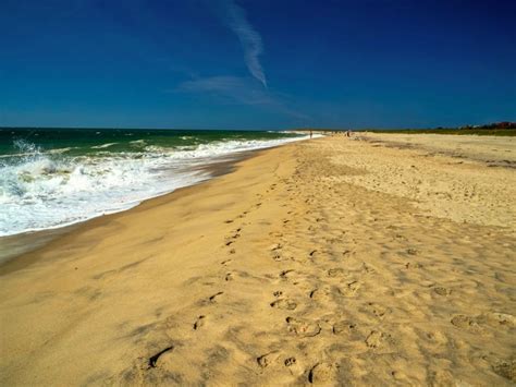 8 Beautiful Nantucket Beaches You'll Want to Visit