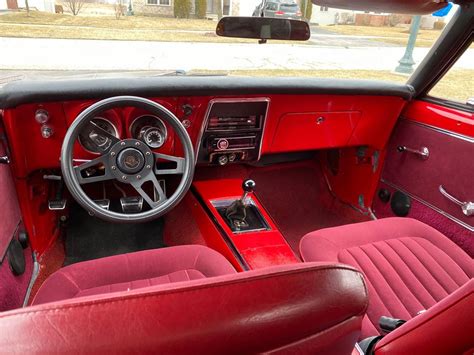 This “Mostly Parked” 1967 Chevrolet Camaro RS Has the Typical American Interior - autoevolution