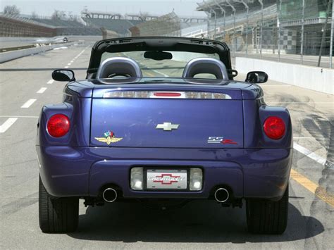 Chevrolet SSR technical specifications and fuel economy