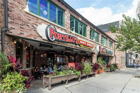 Chicago-based Portillo's opens first Texas location