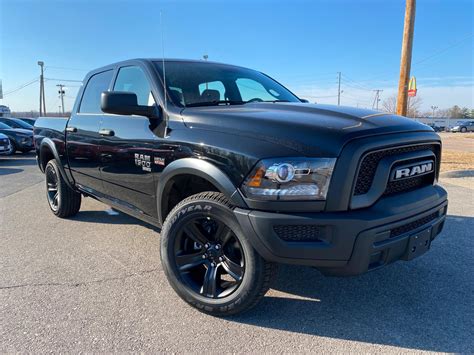 New 2021 RAM 1500 CLASSIC P6X9 – DIAMOND BLACK Four Wheel Drive SLT 4X4 CREW CAB 5’7 BOX