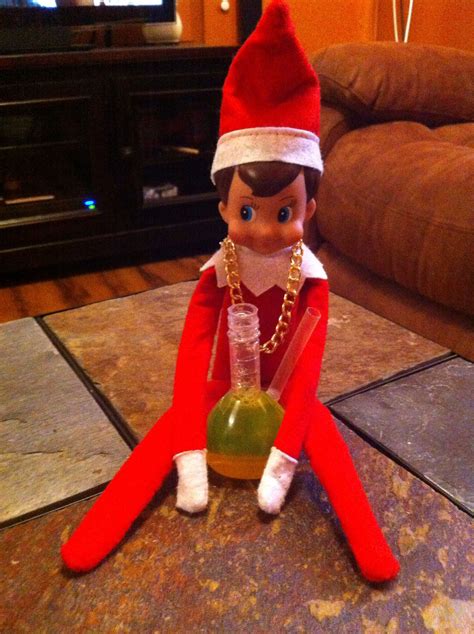 Naughty elf on the shelf | Naughty Elf on the Shelf: Garland | Elves ...