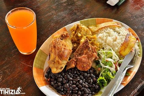 Casado with chicken - Costa Rica Travel Blog and Tips by Locals