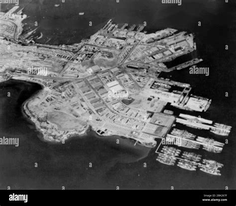 Hunters Point Naval Shipyard aerial 1948 Stock Photo - Alamy