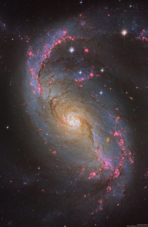 NGC 1672 from Hubble - The Astronomy Enthusiast