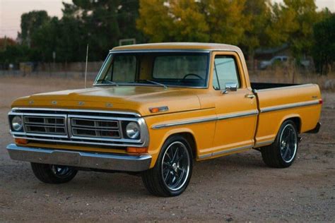 restored 1971 Ford 1/2 Ton Pickup Ranger vintage @ Vintage trucks for sale