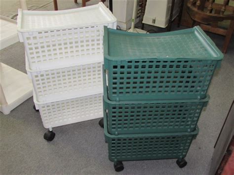 Lot Detail - TWO HANDY RUBBERMAID ROLLING 3 TIER CARTS