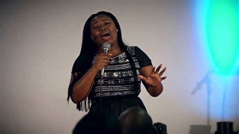 You're Bigger by Jekalyn Carr (Live Performance) Official Video Chords - Chordify